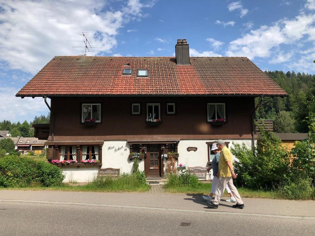 Gaestehaus Lickert Familie Dreher Hinterzarten Bagian luar foto